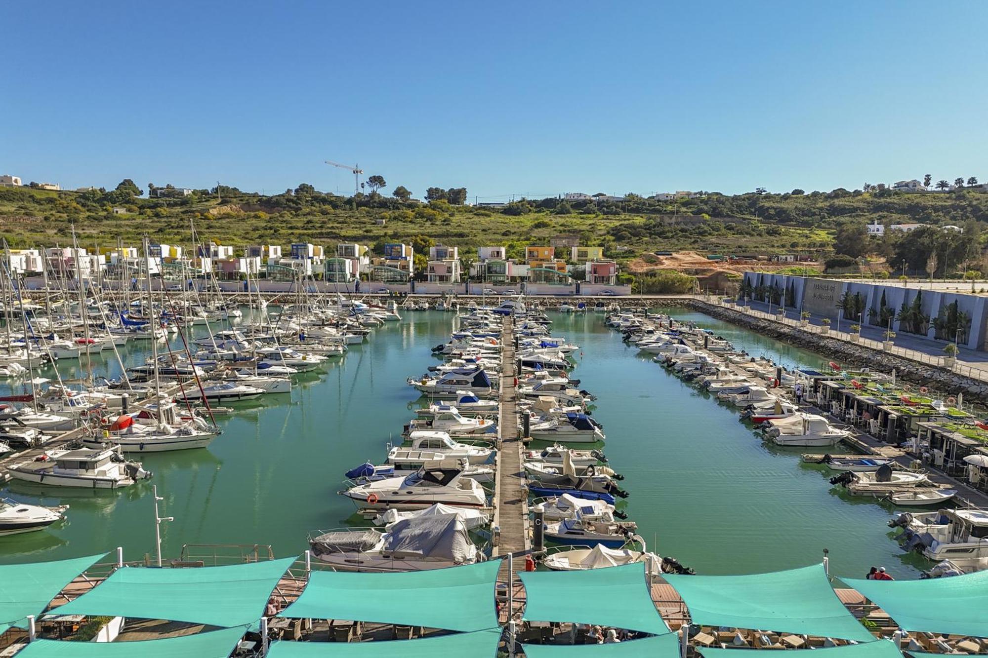 Marina Breeze Apartment With Pool - 900M From The Beach Albufeira Exterior photo