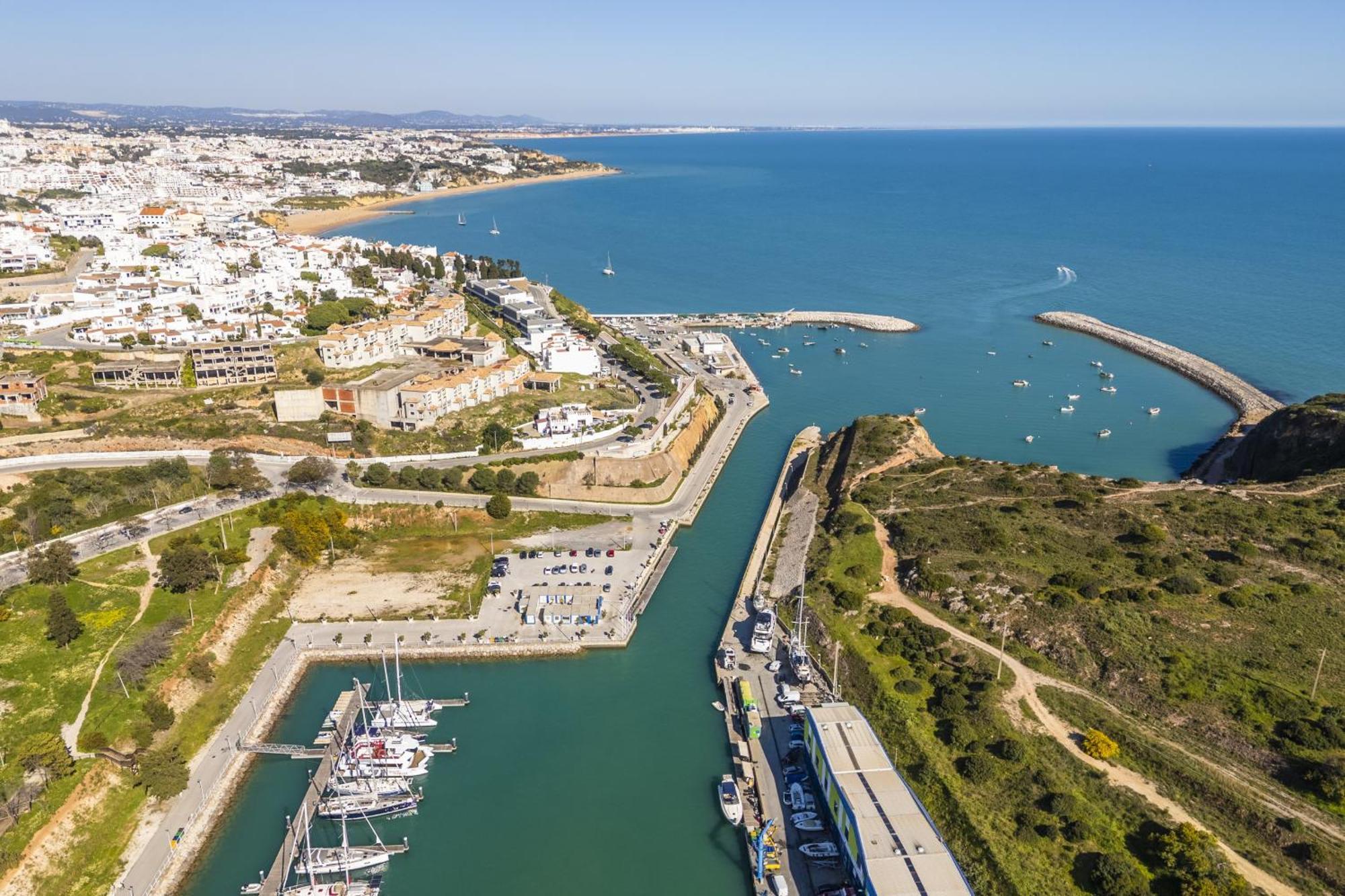 Marina Breeze Apartment With Pool - 900M From The Beach Albufeira Exterior photo