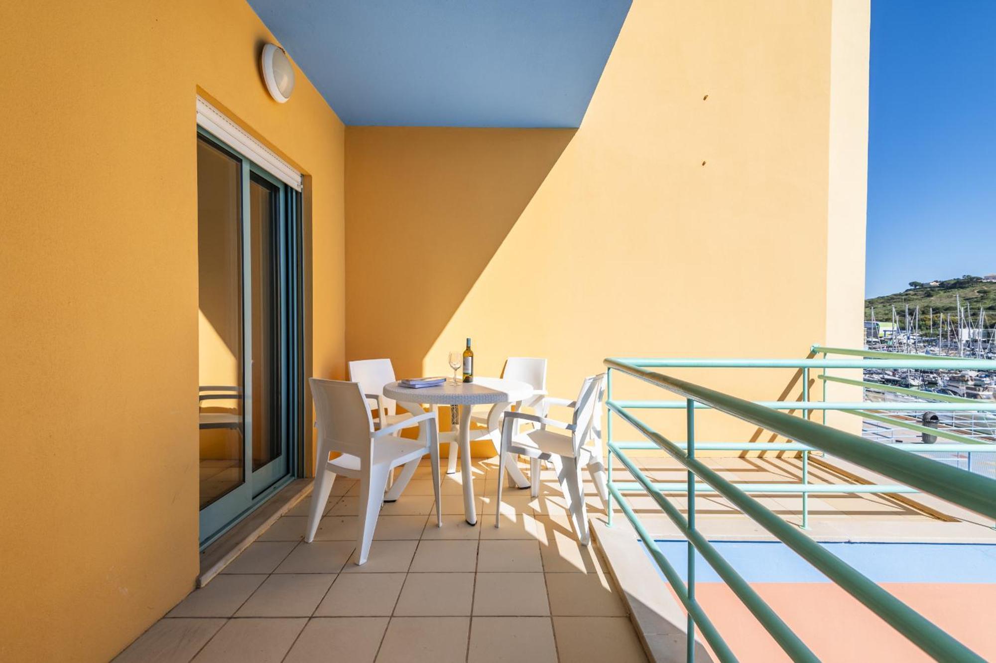 Marina Breeze Apartment With Pool - 900M From The Beach Albufeira Exterior photo